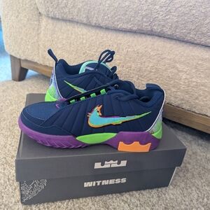 NWT Nike LeBron Witness 9, IX, Kids 2Y, Navy Glitch